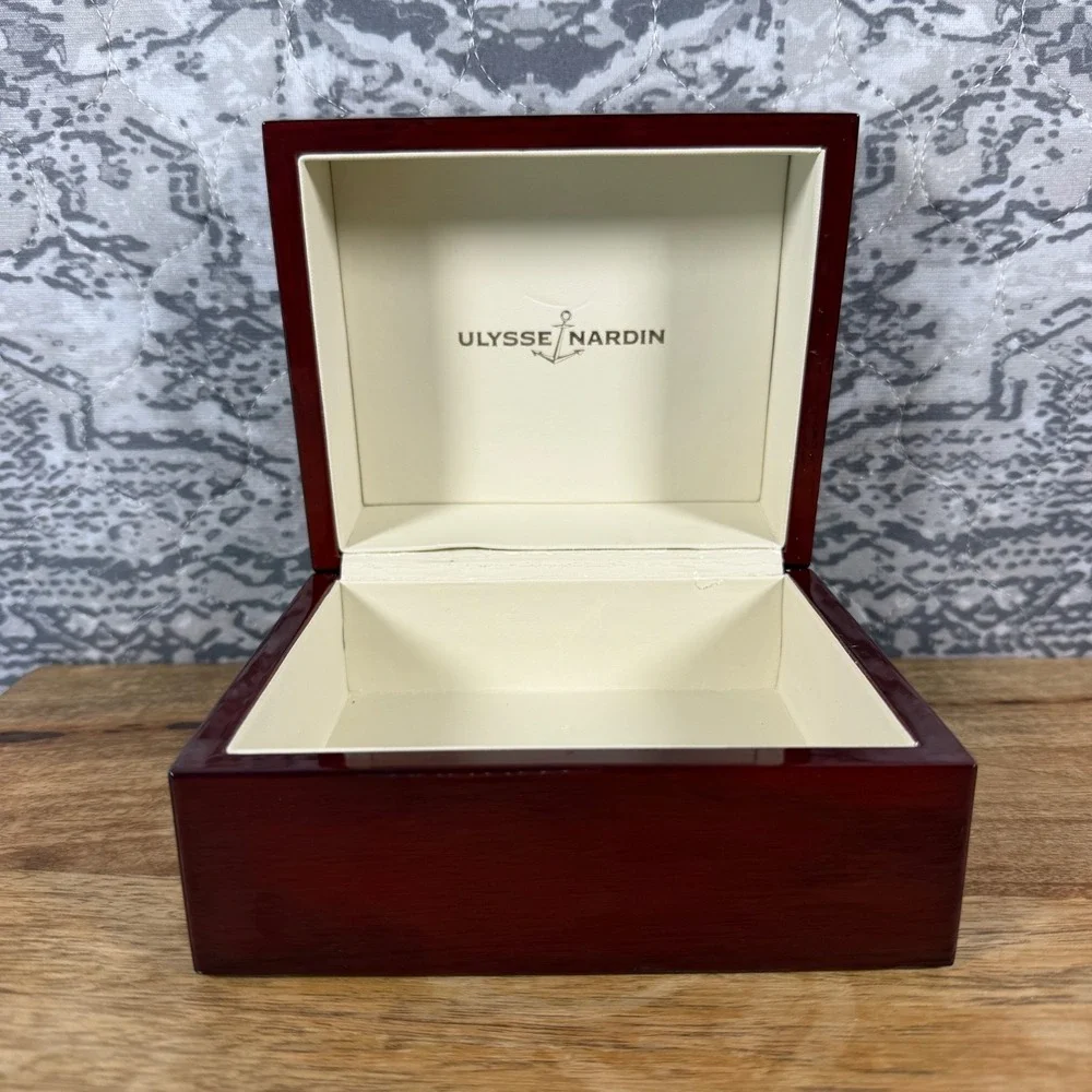 Ulysse Nardin Dark Wood Wooden Watch Box Display Jewelry Keep - Excellent Shape!